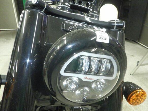 2023 Indian Chief Bobber, серебристый - вид 8
