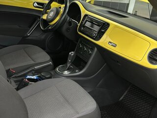 2013 Volkswagen Beetle II (A5), жёлтый, 1570000 рублей, вид 2