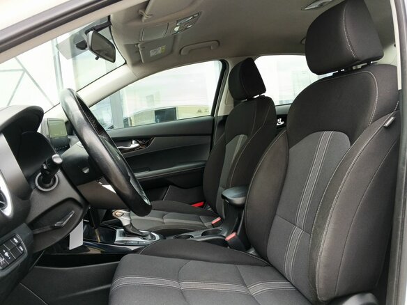 2021 Kia Cerato IV Рестайлинг, белый, 1149000 рублей - вид 16