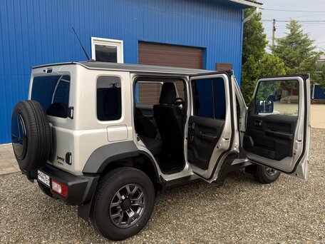 2025 Suzuki Jimny IV, серебристый, 3650000 рублей, вид 4