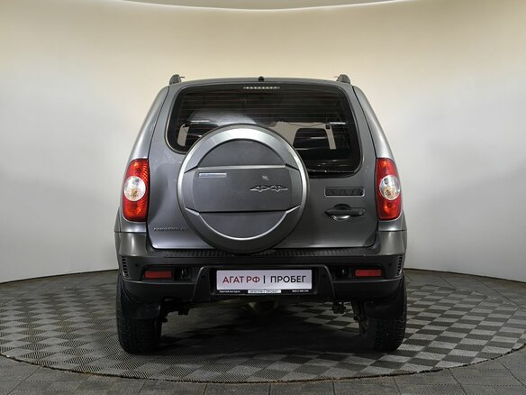 2015 Chevrolet Niva I Рестайлинг, серый, 570000 рублей - вид 4