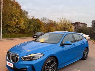2022 BMW 1 серии 120i III (F40), синий, 3690000 рублей, вид 1