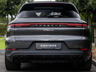 2026 Porsche Cayenne E-Hybrid III Рестайлинг, серый, 15100000 рублей, вид 5