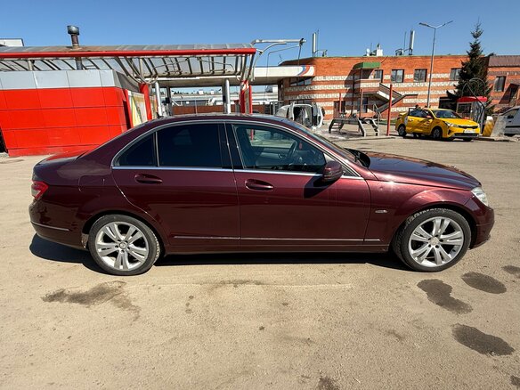 2008 Mercedes-Benz C-Класс 220 III (W204), пурпурный, 950000 рублей - вид 3