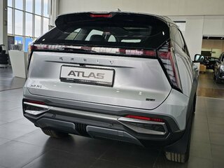 2026 Geely Atlas II, серебристый, 4119990 рублей, вид 4
