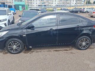 2013 Hyundai Solaris I, чёрный, 490000 рублей, вид 4