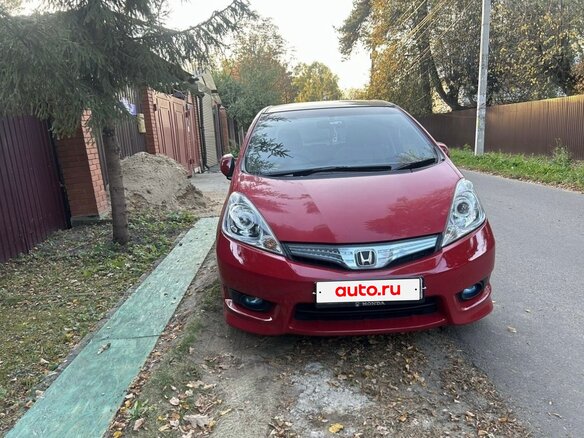 2013 Honda Fit Shuttle I, красный, 999999 рублей