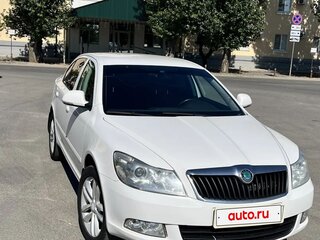 2012 Skoda Octavia II (A5) Рестайлинг, белый, 898000 рублей, вид 2