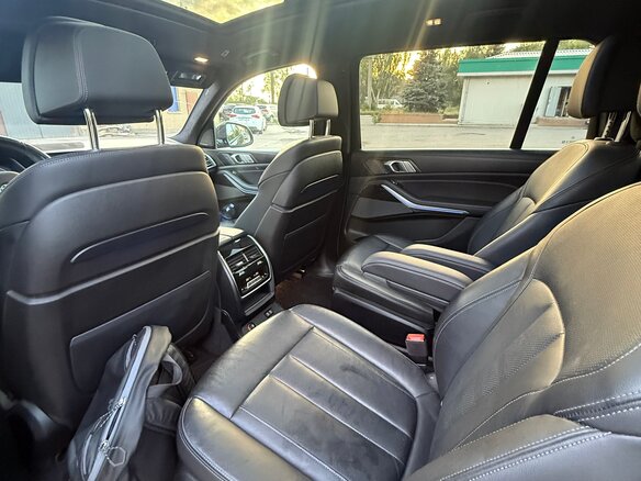 2021 BMW X7 40d I (G07), чёрный, 7350000 рублей - вид 9
