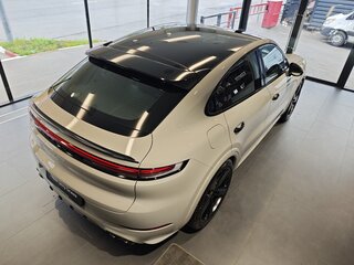 2026 Porsche Cayenne Coupé III Рестайлинг, серый, 22490000 рублей, вид 3