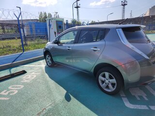 2014 Nissan Leaf (EM57) I (ZE0/AZE0), серый, 1075000 рублей, вид 2