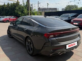 2020 Kia K5 III, серый, 2300000 рублей, вид 4