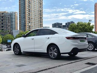 2023 Geely Geometry A, белый, 1650000 рублей, вид 5