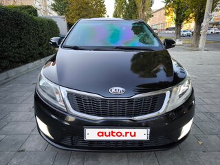 2013 Kia Rio 4-speed III, чёрный, 815000 рублей, вид 4