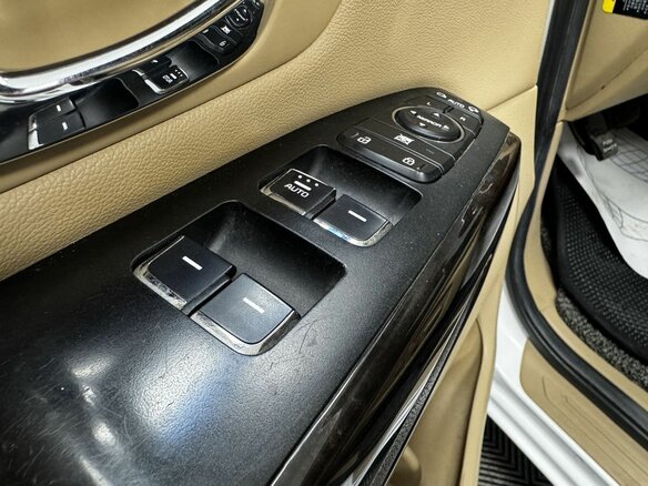 2018 Kia Carnival III, белый - вид 30