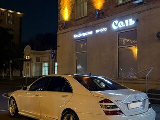 2008 Mercedes-Benz S-Класс 500 Long V (W221), белый, 2200000 рублей, вид 5