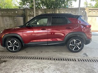 2023 Chevrolet TrailBlazer III, красный, 2250000 рублей, вид 2
