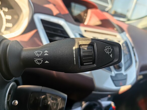 2010 Ford Fiesta Mk6, красный, 599000 рублей - вид 13