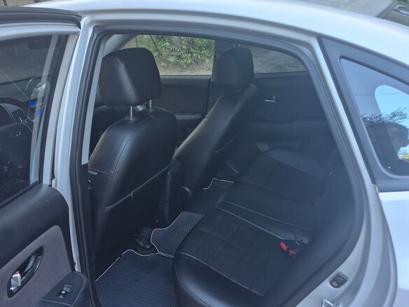 2011 Hyundai Elantra IV (HD), серебристый, 600000 рублей - вид 6