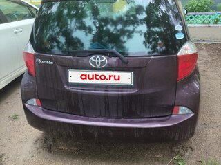 2011 Toyota Ractis II, пурпурный, 650000 рублей, вид 3