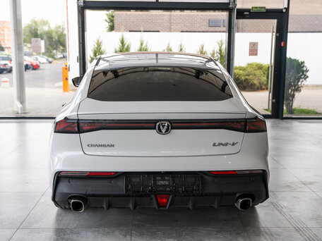 2024 Changan UNI-V I, белый, 3250000 рублей, вид 5