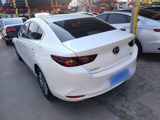 2023 Mazda 3 Axela IV (BP), белый, 1500100 рублей, вид 5