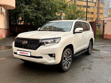 2017 Toyota Land Cruiser Prado 150 Series Рестайлинг 2, белый, 5200000 рублей, вид 1