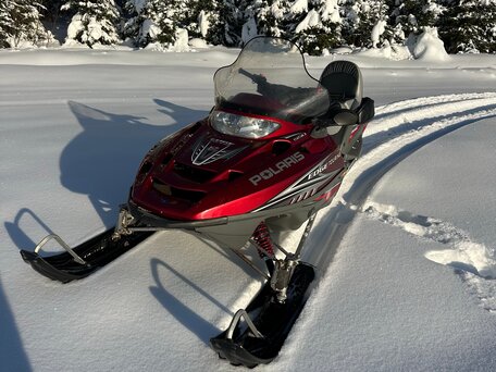 2005 Polaris 550 Trail Touring, красный, 600000 рублей, вид 2