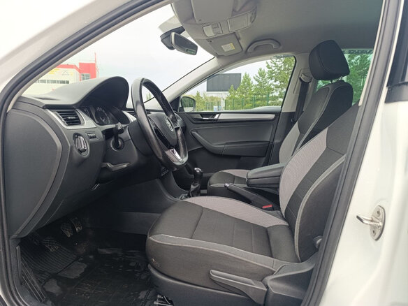 2019 Skoda Rapid I Рестайлинг, белый, 1300000 рублей - вид 12