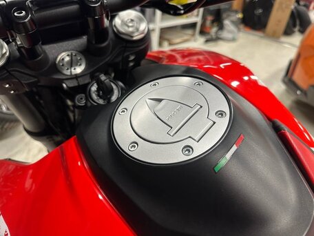 2021 Ducati Hypermotard, красный, 1000000 рублей, вид 2
