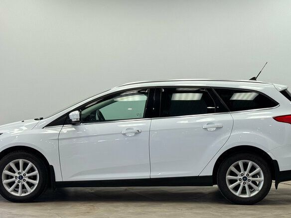 2017 Ford Focus III Рестайлинг, белый, 1150000 рублей - вид 1