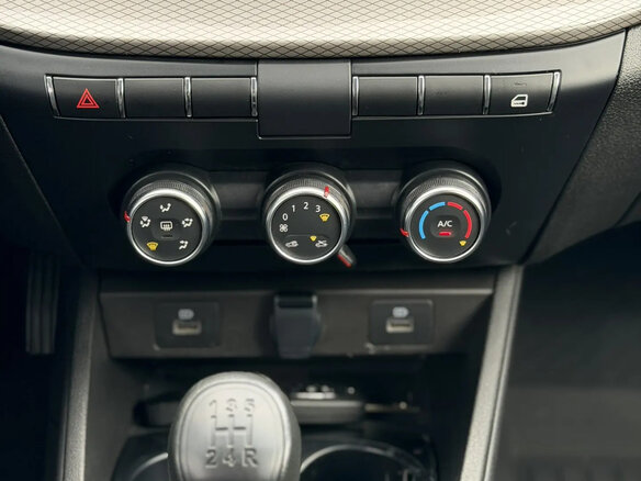 2023 Lada (ВАЗ) Vesta I Рестайлинг (NG), белый, 1055000 рублей - вид 24