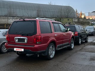 1997 Lincoln Navigator I, красный, 610000 рублей, вид 3