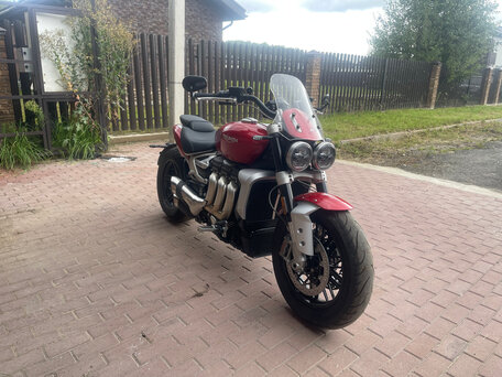 2022 Triumph Rocket 3, красный, 2500000 рублей, вид 1