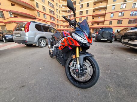 2024 Aprilia Tuono V4, красный, 1850000 рублей, вид 2