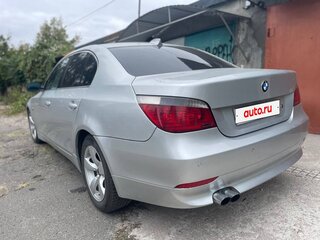 2004 BMW 5 серии 525i V (E60/E61), серебристый, 740000 рублей, вид 3