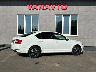 2018 Skoda Octavia III (A7) Рестайлинг, белый, 1890000 рублей, вид 5