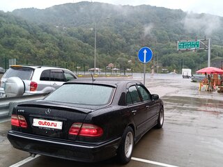 2001 Mercedes-Benz E-Класс 270 II (W210, S210) Рестайлинг, чёрный, 700000 рублей, вид 5