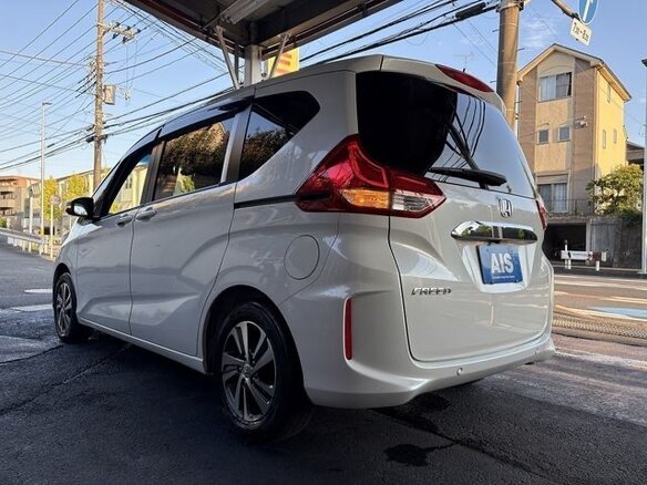 2022 Honda Freed II Рестайлинг, белый - вид 5