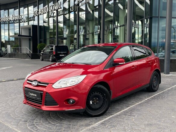 2014 Ford Focus III, красный, 859000 рублей