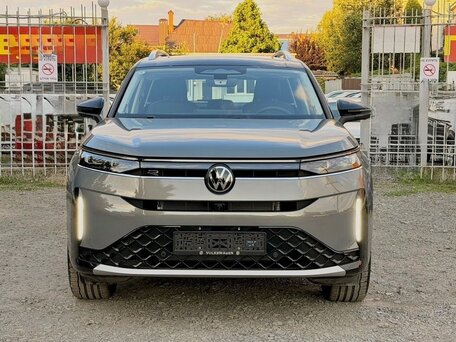 2026 Volkswagen Tavendor I Рестайлинг, серый, 5500000 рублей, вид 2