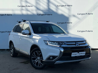 2017 Mitsubishi Outlander III Рестайлинг 2, белый, 1790000 рублей, вид 3