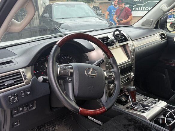 2017 Lexus GX 460 II Рестайлинг, белый, 5200000 рублей - вид 5