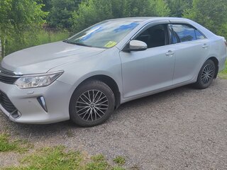 2018 Toyota Camry VII (XV50) Рестайлинг 2, серебристый, 1700000 рублей, вид 5