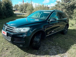 2013 Volkswagen Touareg II, чёрный, 2100000 рублей, вид 3