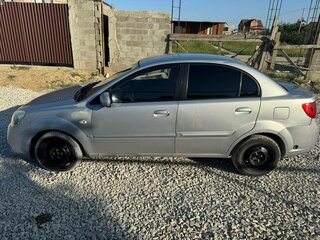 2011 Kia Rio II Рестайлинг, серебристый, 470000 рублей, вид 3
