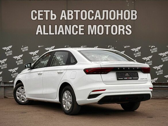2024 Geely Emgrand II, белый - вид 4