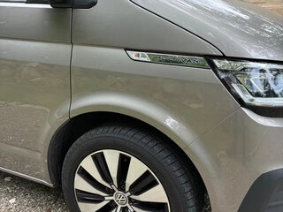 2023 Volkswagen Multivan T6 Рестайлинг, серый, 4790000 рублей, вид 2