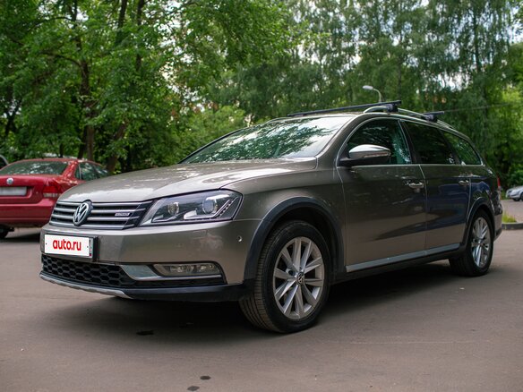 2013 Volkswagen Passat Alltrack B7, коричневый