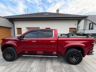 2022 Chevrolet Silverado Crew Cab IV (T1XX) Рестайлинг, красный, 4350000 рублей, вид 4